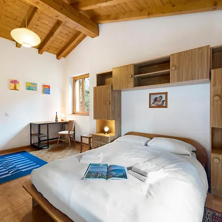 Σπίτι διακοπών Casa Lara: Cosy Alpine Near + Garden