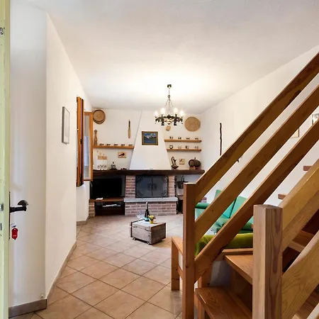 Casa Lara: Cosy Alpine Near + Garden Σπίτι διακοπών