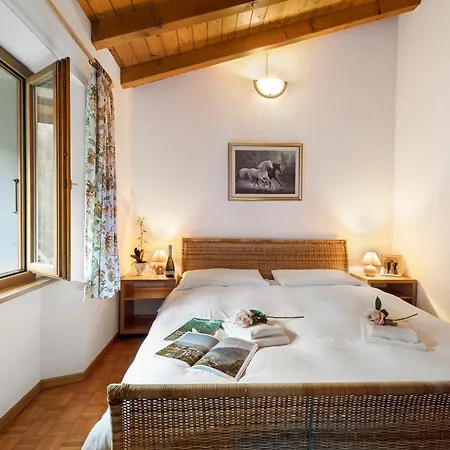 Σπίτι διακοπών Casa Lara: Cosy Alpine Near + Garden