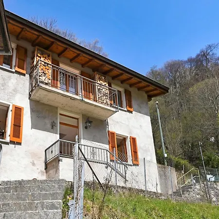 Casa Lara: Cosy Alpine Near + Garden Σπίτι διακοπών Λουγκάνο